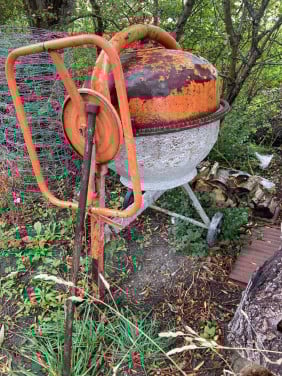 Betonmolen Leisha met stootijzer