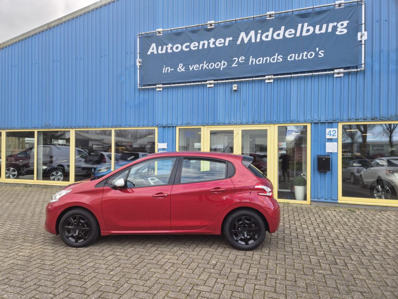 Peugeot 208 1.0 Pure Tech LIKE 5deurs bj:2015 airco apk 2026 !