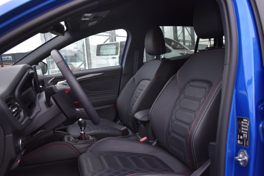 Ford Focus wagon 1.0 ecoboost hybrid st line x | climate control | adaptiev