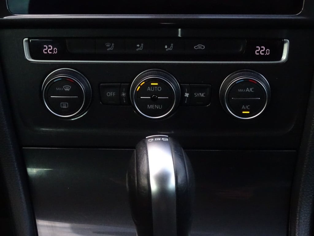 Volkswagen Golf 1.0 tsi comfortline business automaat | carplay | 18"