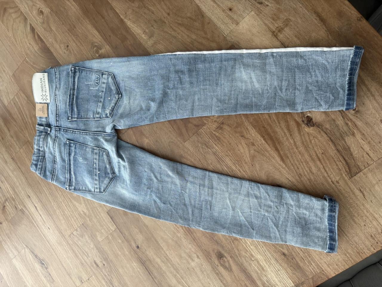 Broek van Indian Bleu maat 128.