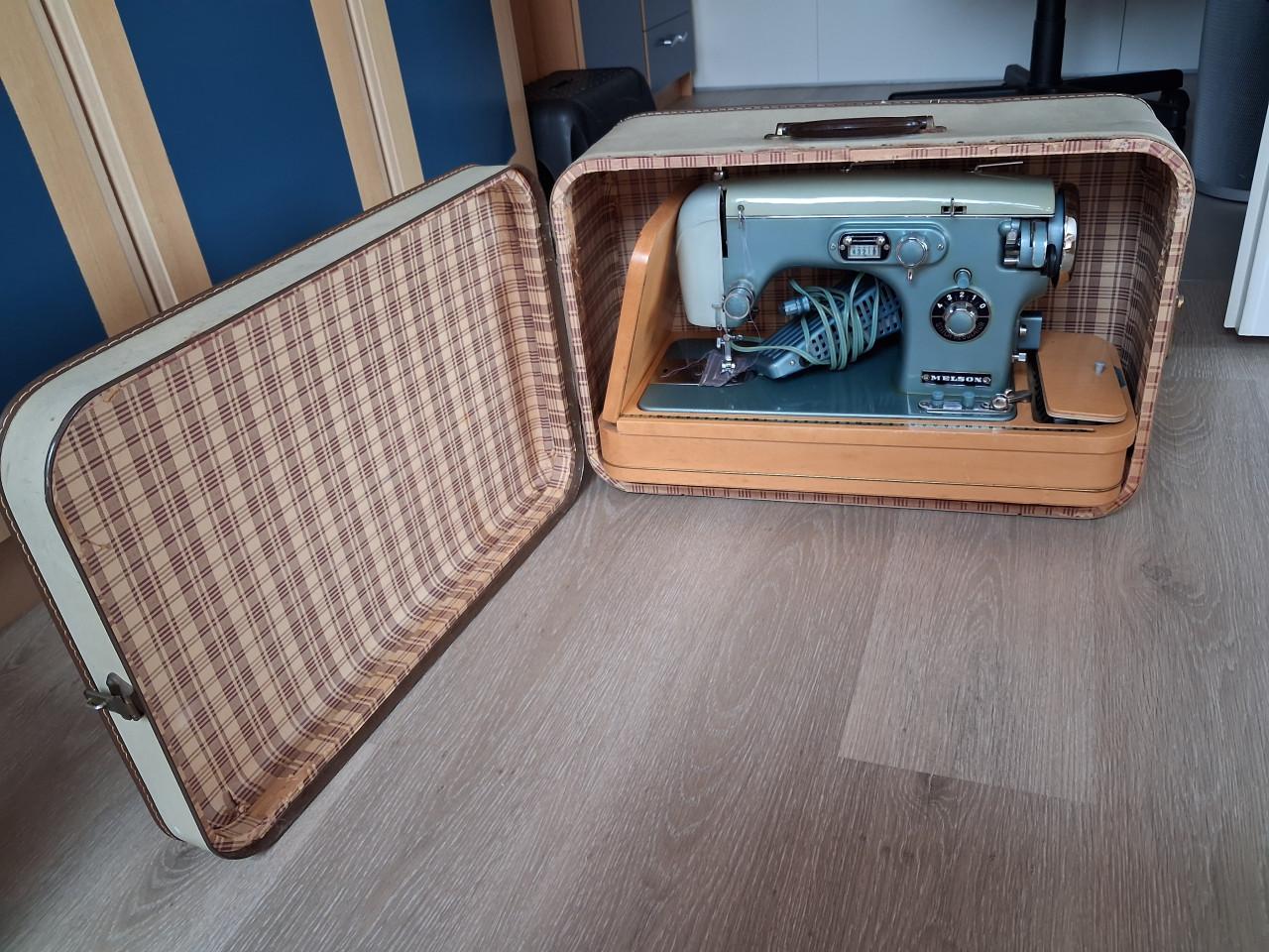 Melson naaimachine izgst (vanwege gewicht alleen ophalen geen koeriersdiens