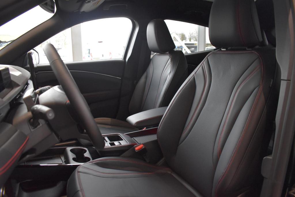 Ford Mustang Mach-e extended premium awd 98 kwh | showroom voorraad | €5000