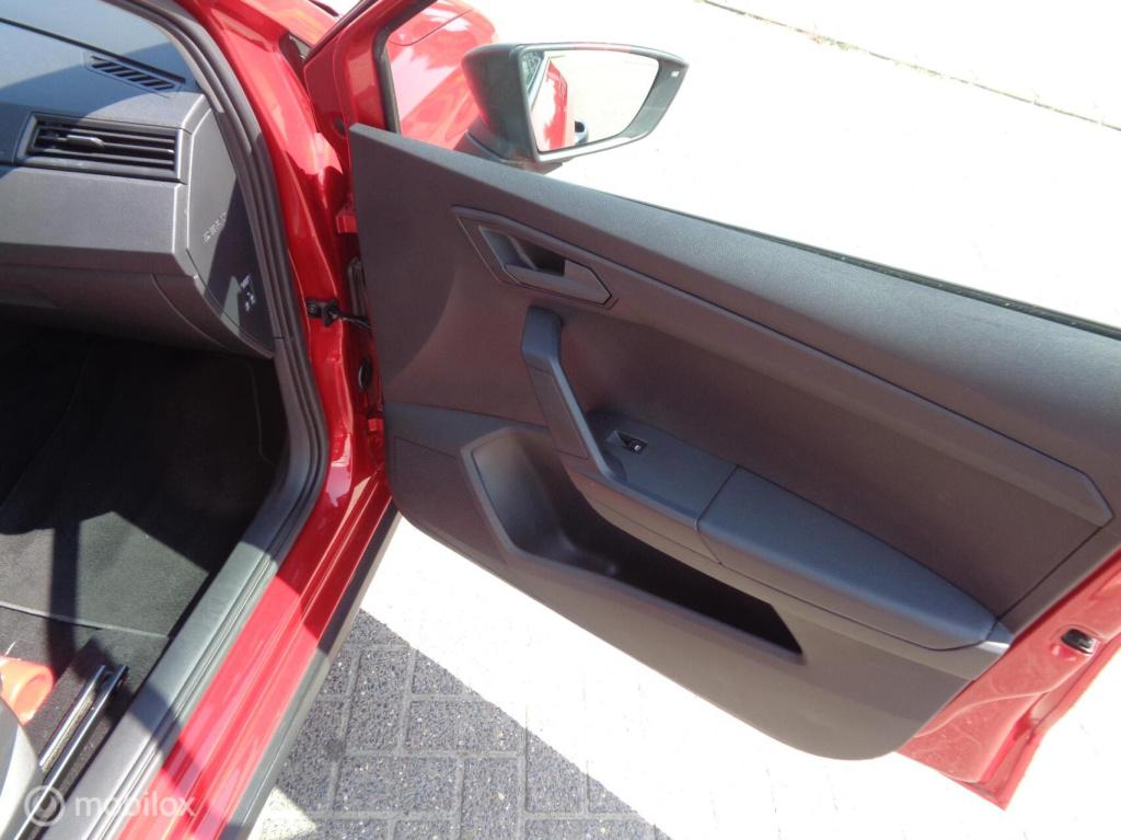 Seat Arona 1.0 tsi reference/airco/lm velgen/carplay/1st eig/slechts 79000k