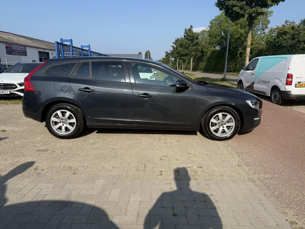 Volvo V60 2.0 d3 summum pdc stoelverwarming