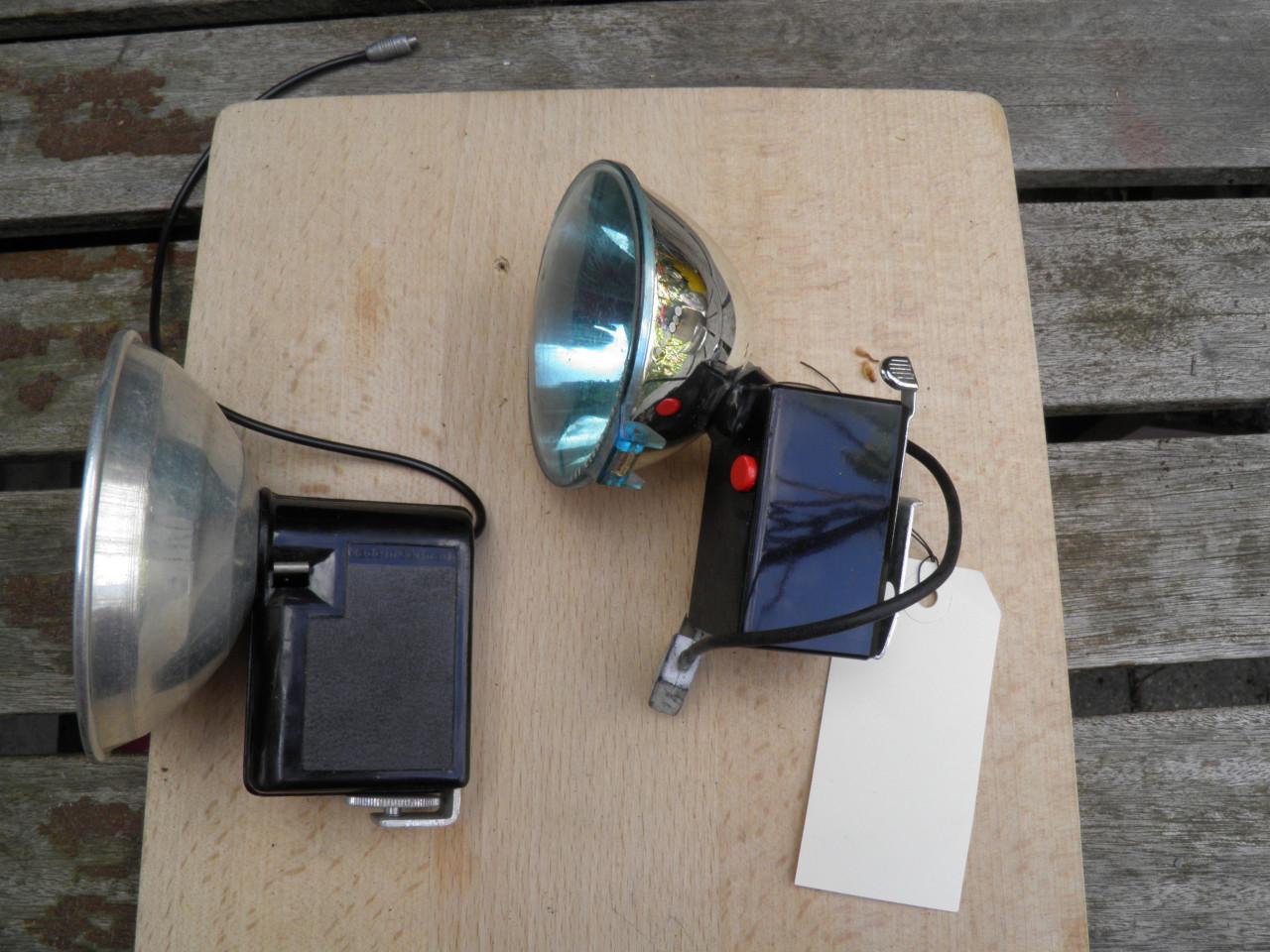 Lot analoge werkende flitsers en antieke flitsers