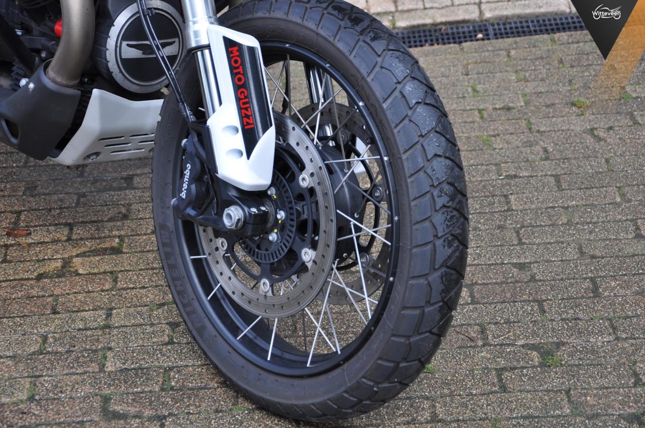 Moto Guzzi V85TT Evocative
