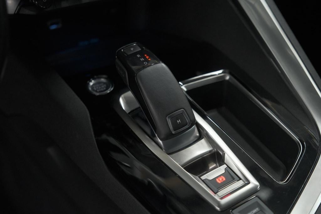 Peugeot 5008 puretech 130 eat8 crossway | trekhaak | camera | navigatie | a