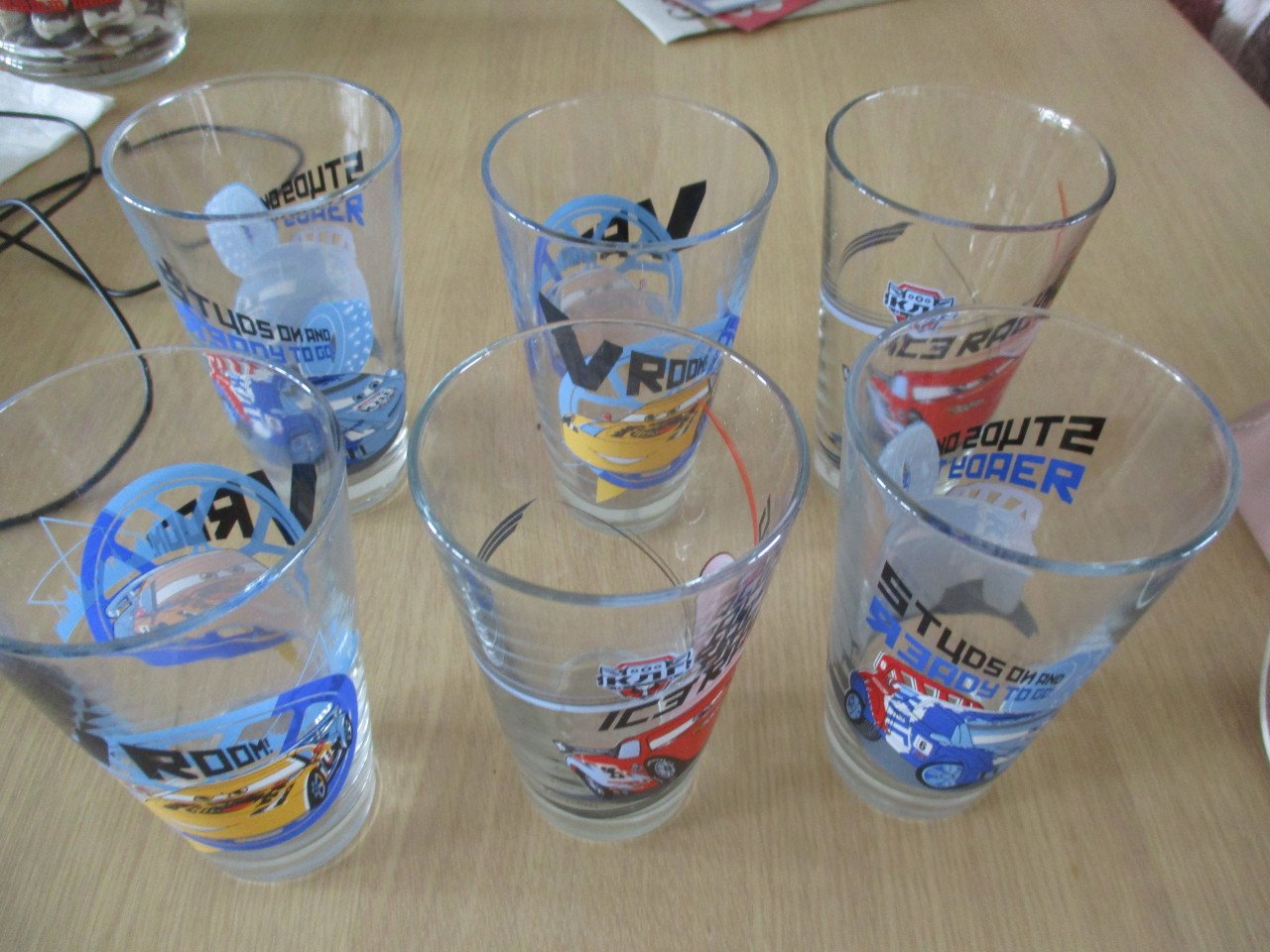 6 cars glazen