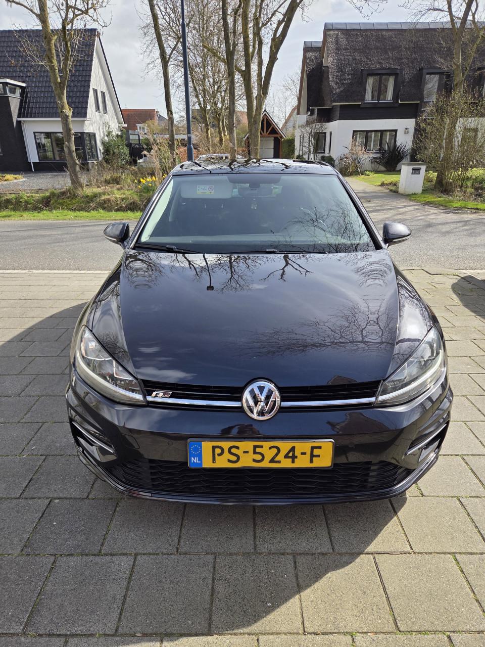 Volkswagen Golf VII- 1.6 TDI Highline Business R Automaat.
