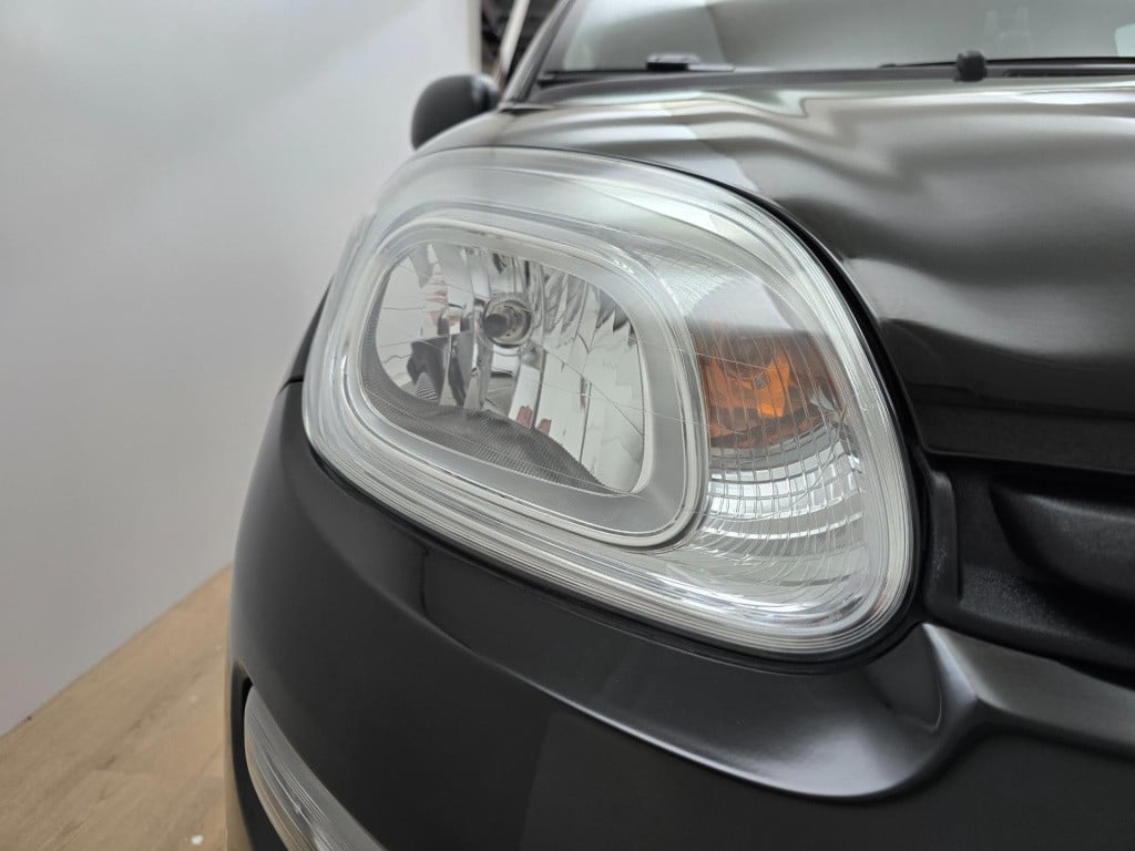 Fiat Panda occasion 1.2 popstar in zwart | sportieve look | trekhaak | twee