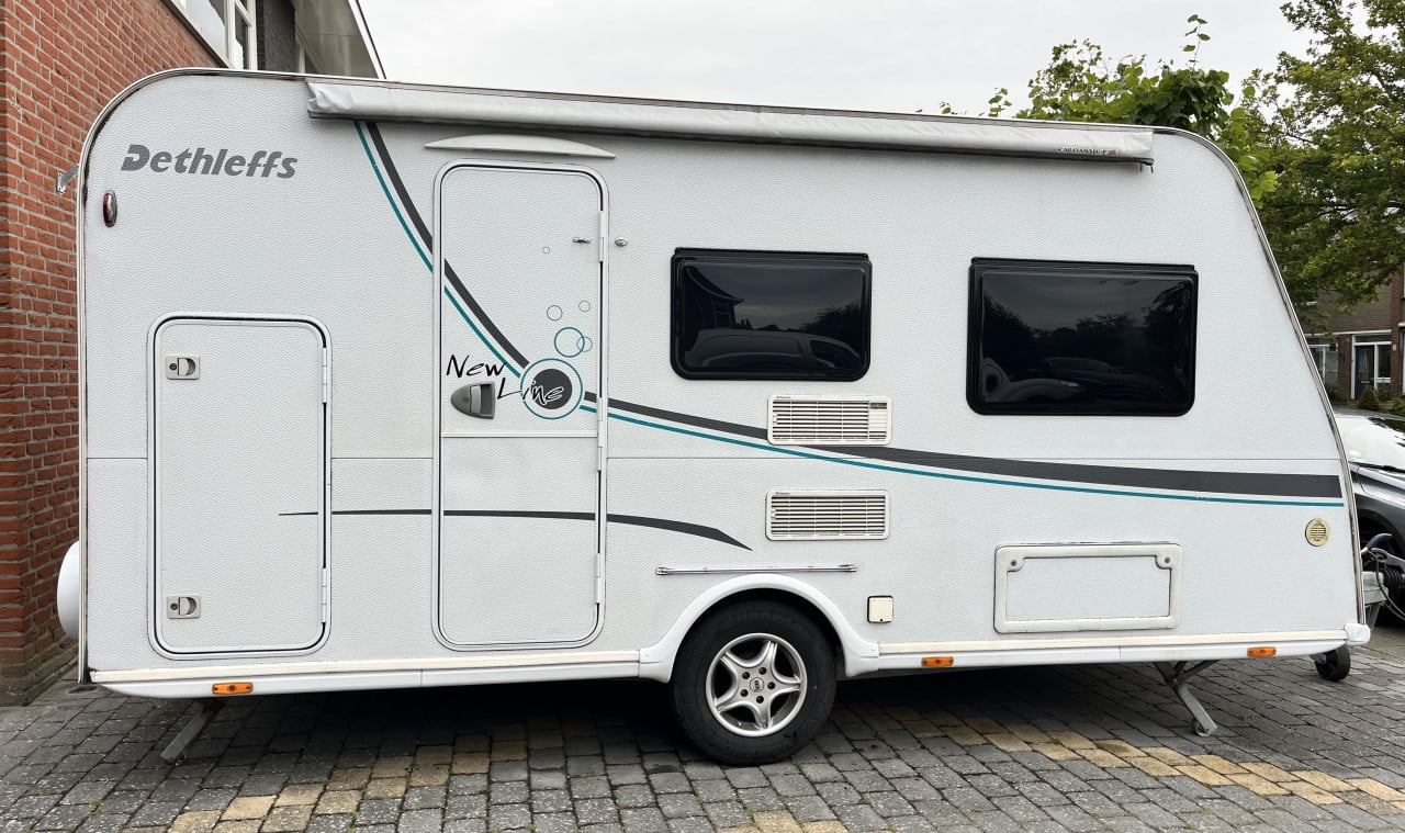Dethleffs 410TK Caravan | stapelbed  | voortent + zakluifeltent