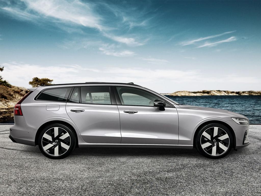 Volvo V60 t6 398pk recharge ultra dark| panodak| 360camera| adap.cruise| a