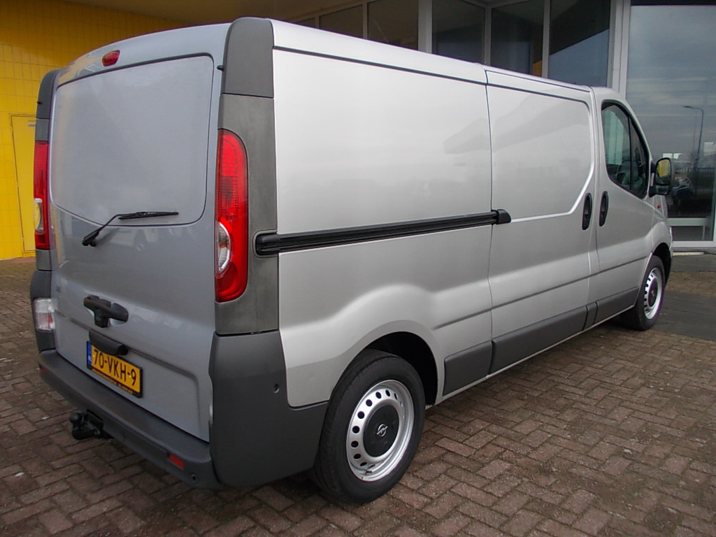 Opel Vivaro 2.0 cdti l2h1 airco, trekhaak 163000 km!!