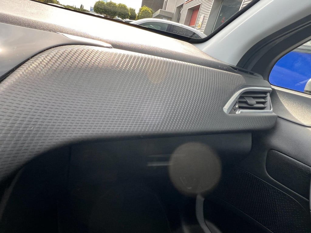Peugeot 2008 1.2 puretech blue lion