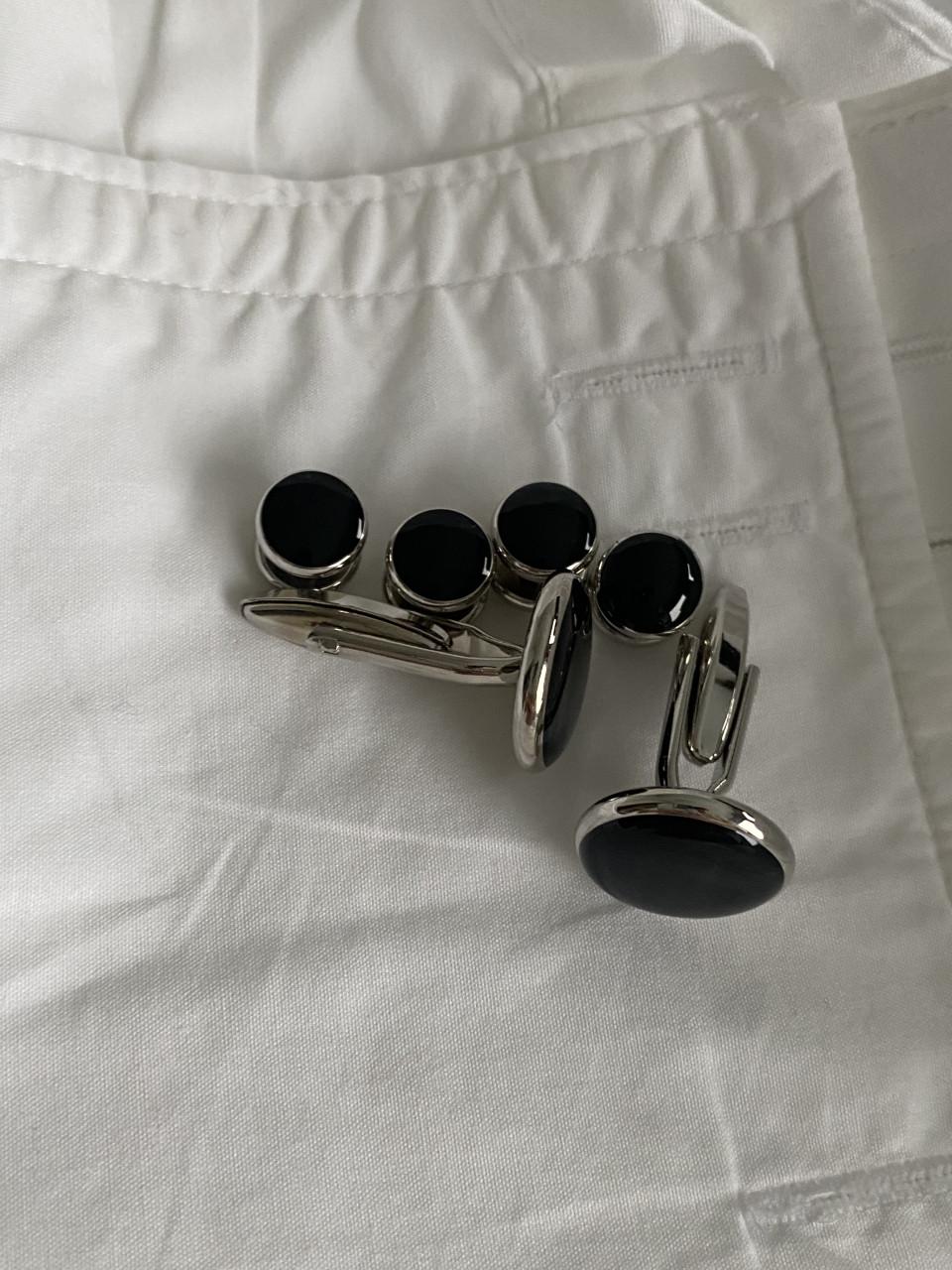 Smokingjasje Guy Laroche en dress shirt