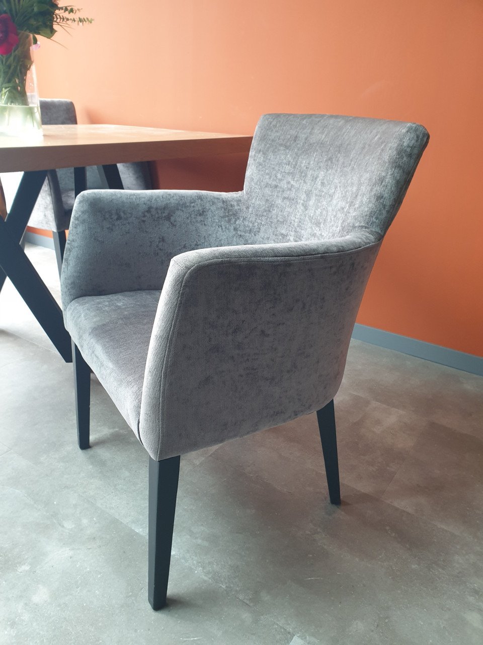 Eetkamertafel + 4 stoelen