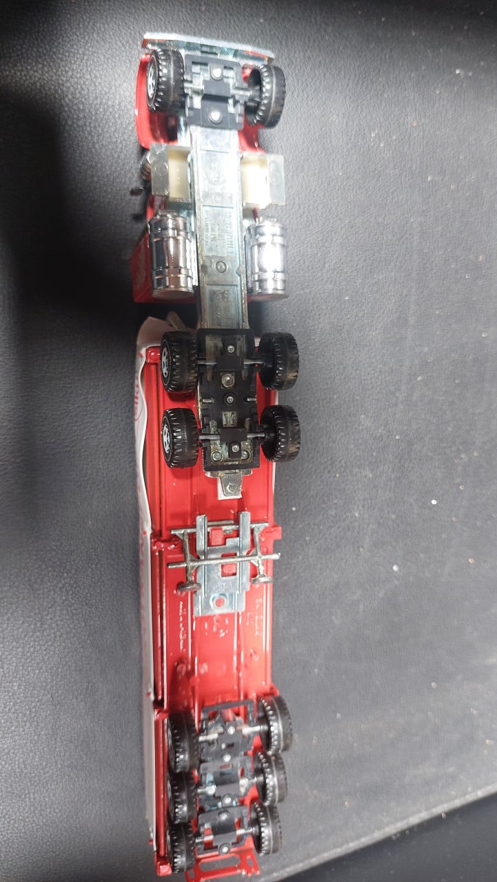 6 miniatuur vrachtauto's