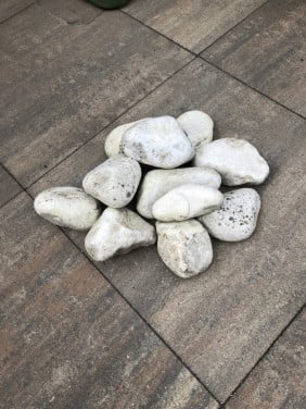 Te koop sierstenen.