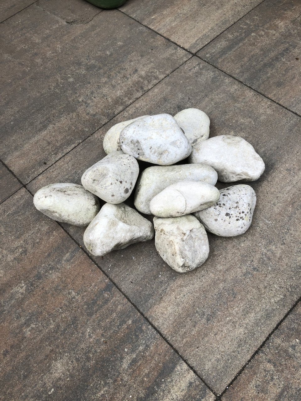 Te koop sierstenen.
