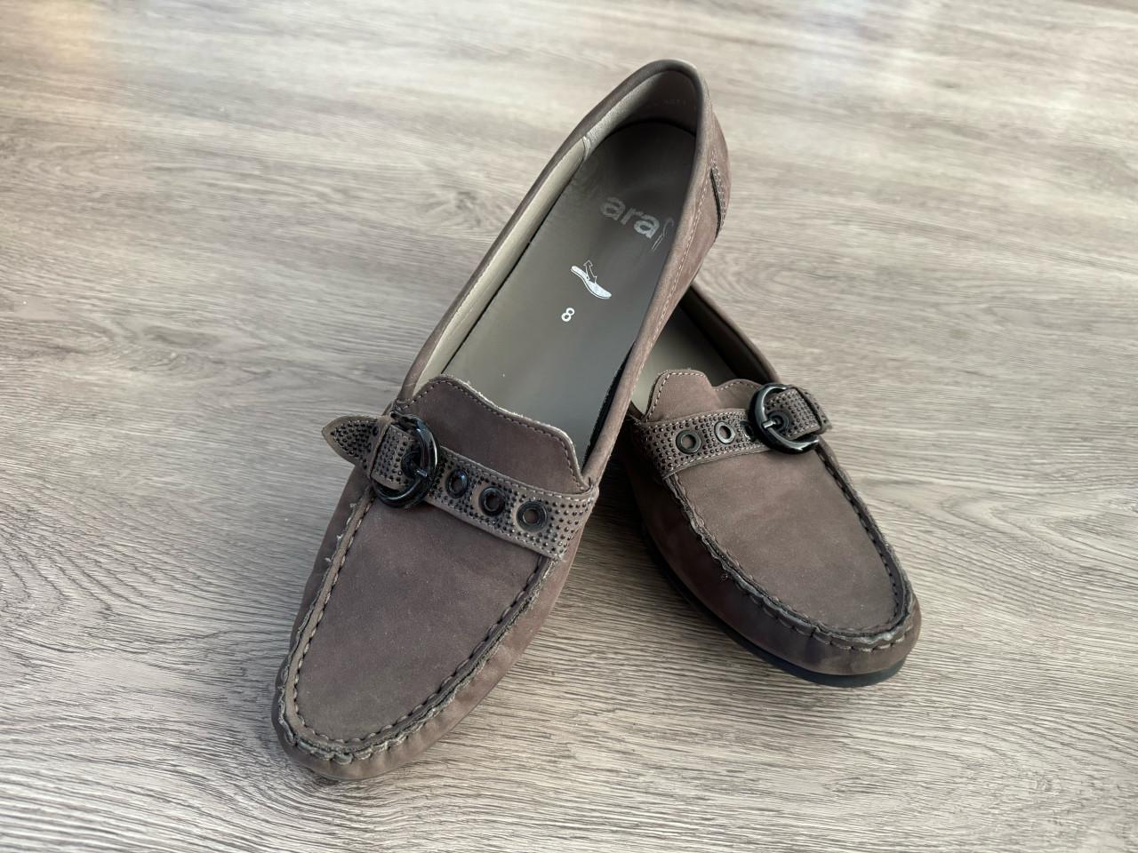 Mooie nubuck leren mocassins van Ara, maat 42 > valt smal!