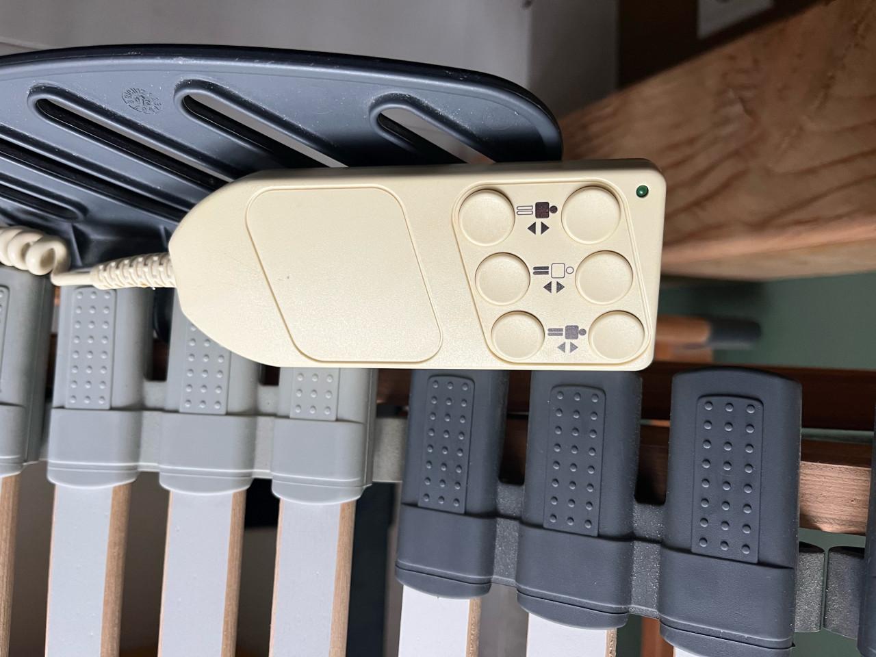 Twee persoonsbed: lattenbodem en onderstel