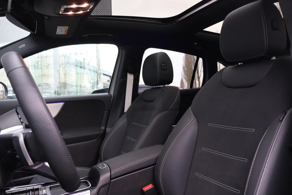 Mercedes-Benz Gla-klasse 180 amg line i 2025 i panorama dak i manufaktur al