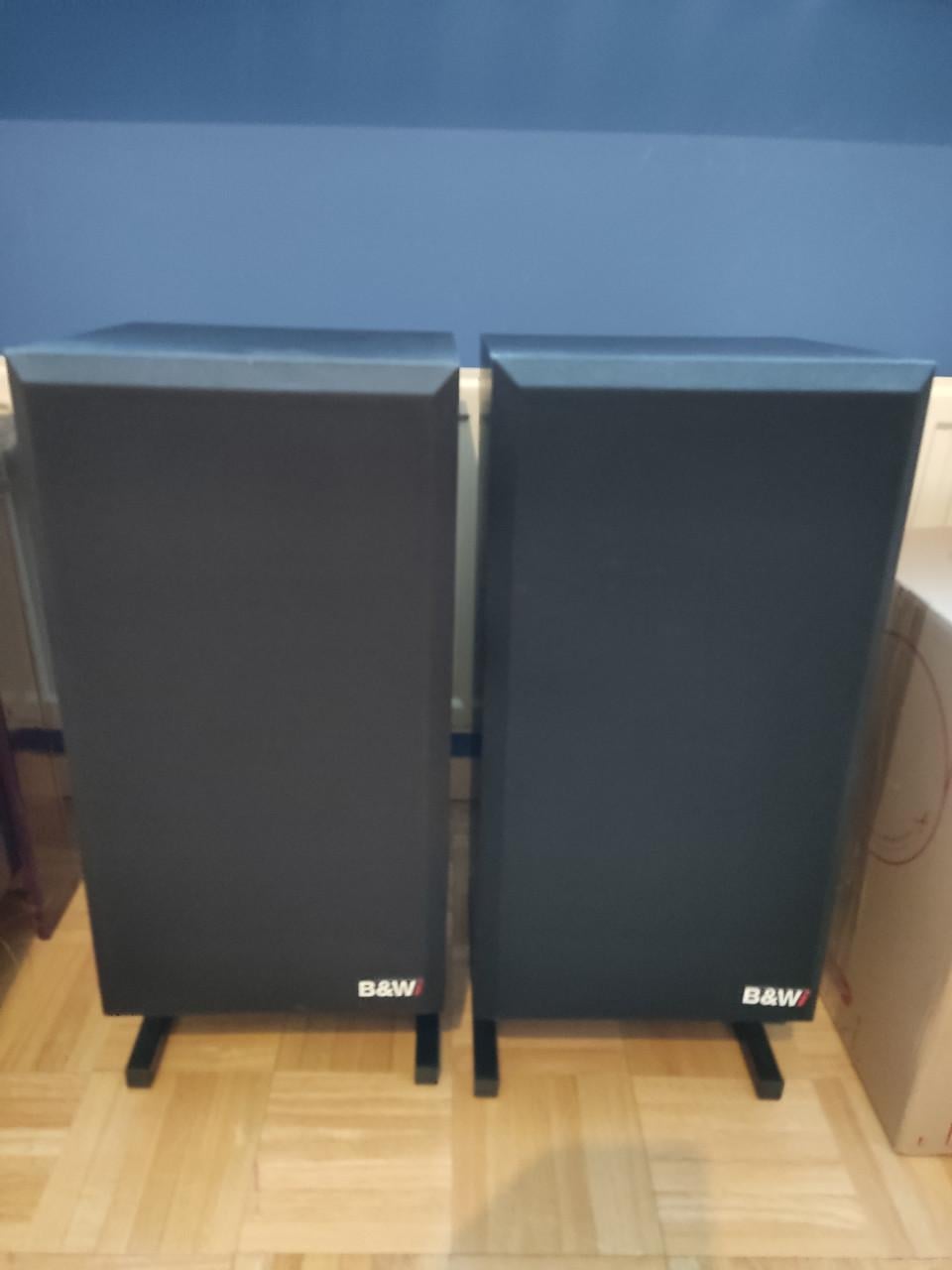 2 B&W DM110 Luidsprekers