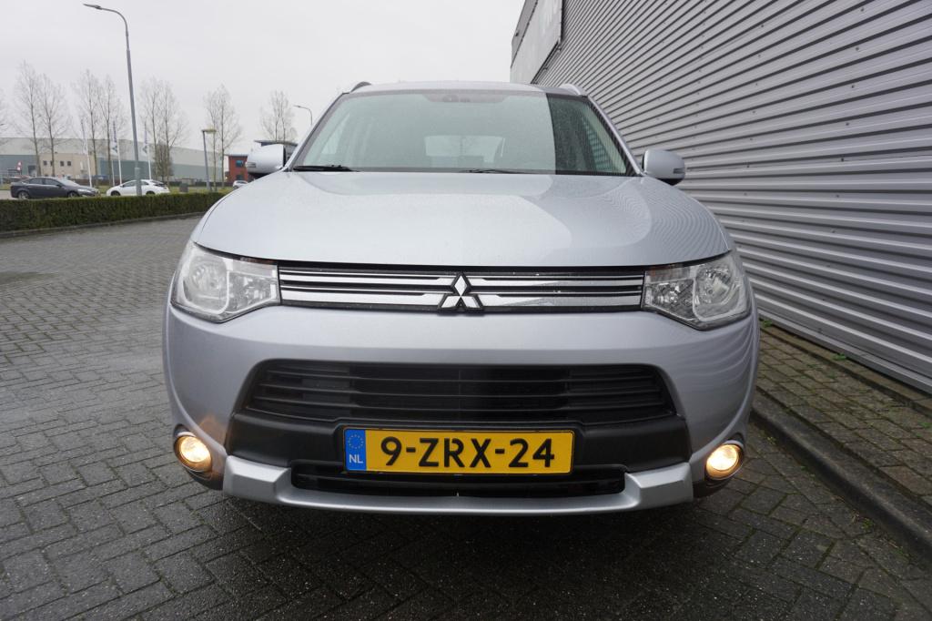 Mitsubishi Outlander 2.0 phev business edition x-line automaat - climate / 