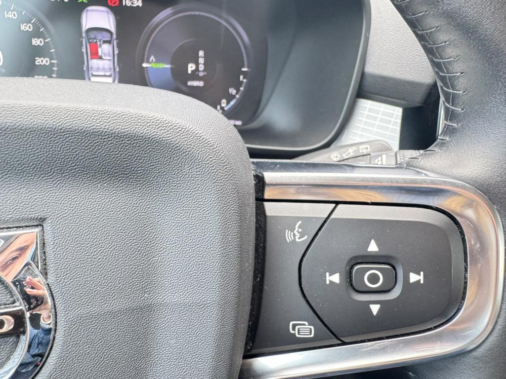 Volvo XC40 1.5 t5 twin engine momentum pro