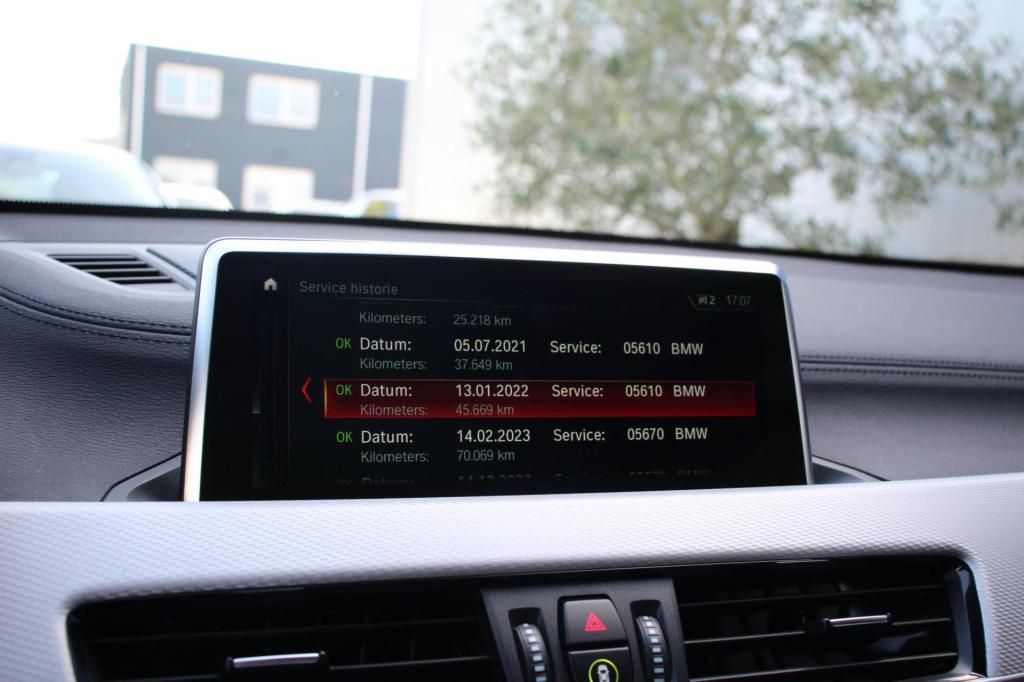 BMW X2 sdrive20i m-sport automaat - led - elek kofferklep - trekhaak - head