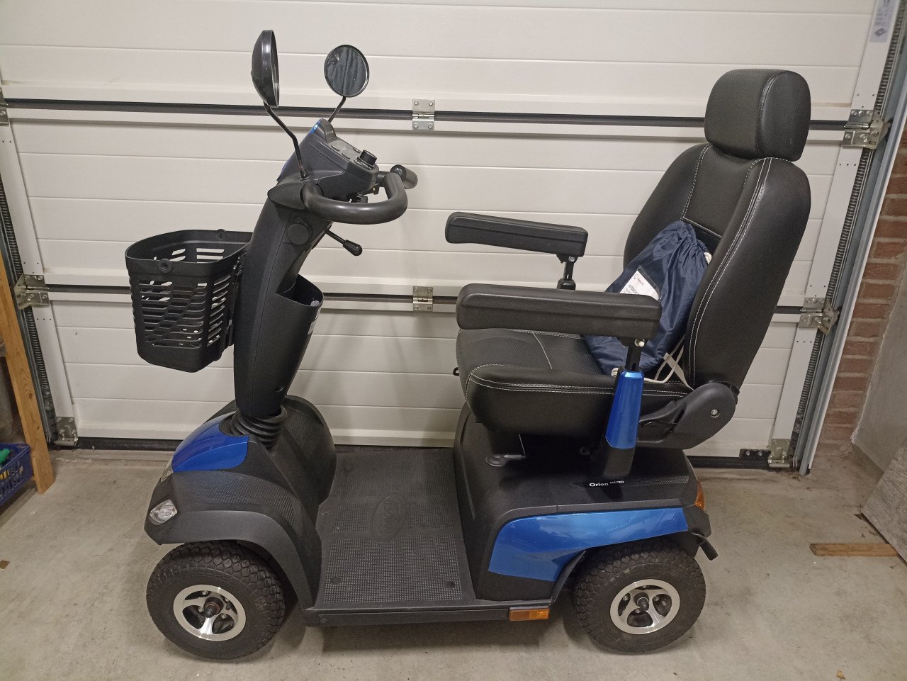 Invacare Orion Metro 4, blauw.