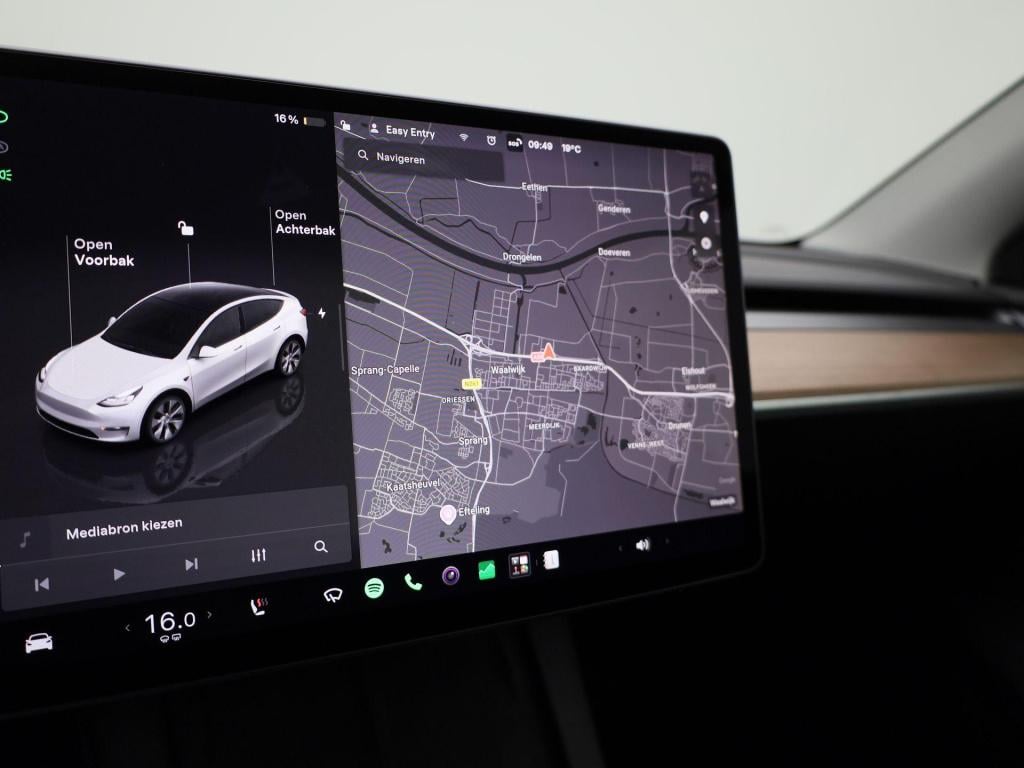 Tesla Model Y long range awd 75 kwh | 96% soh | fsd | btw-auto | lage km st