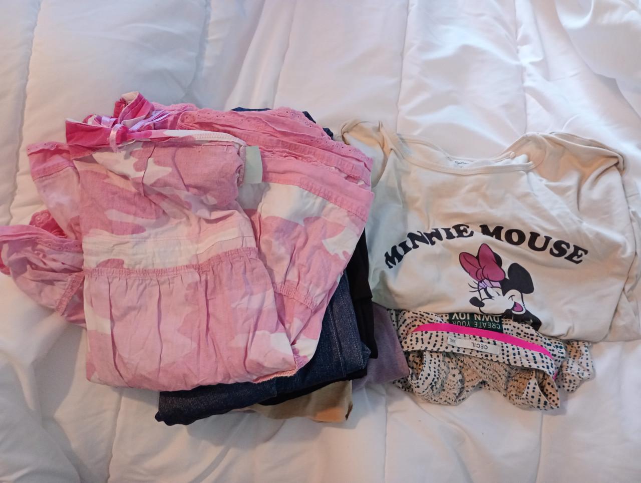 Roze rok blauwe legging twee spijkerbroeken