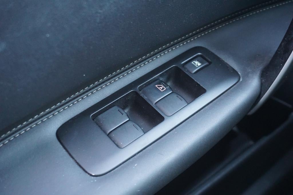 Nissan Qashqai 2.0 tekna climate / navi / cruise / camera / bt / stoelverw.