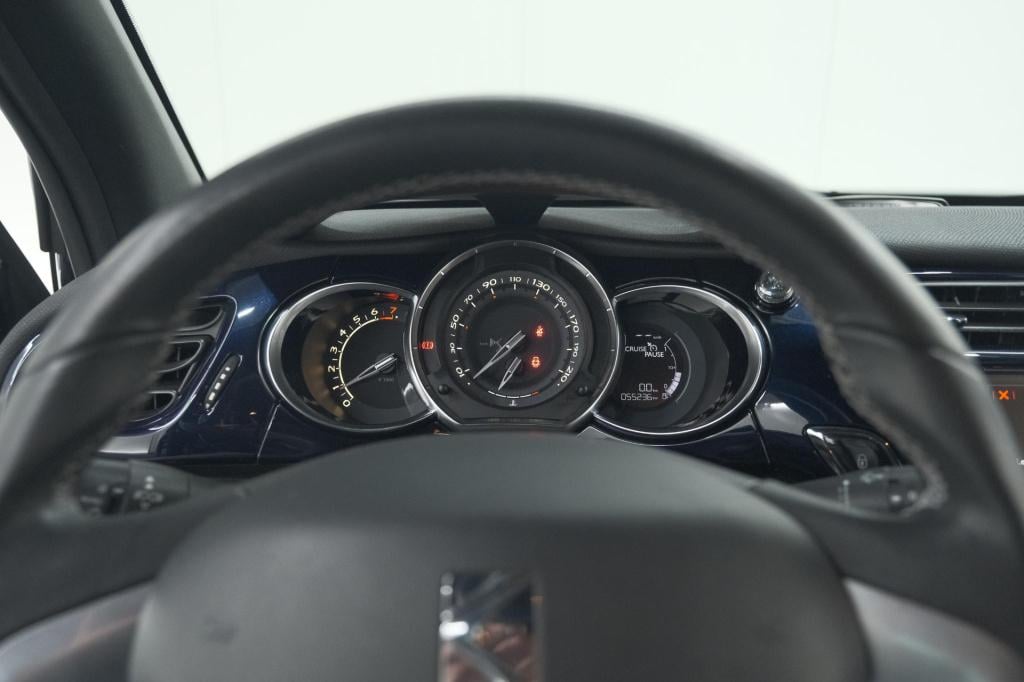 Ds Ds 3 puretech 110 so chic | camera | navigatie | parkeersensoren | clima