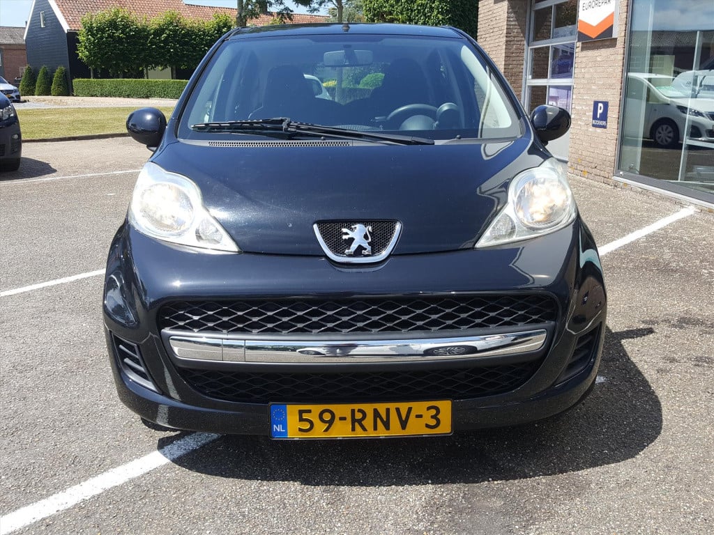 Peugeot 107 1.0 12v 5d 2-tronic automaat airco | lm-velgen | radio met cd-s