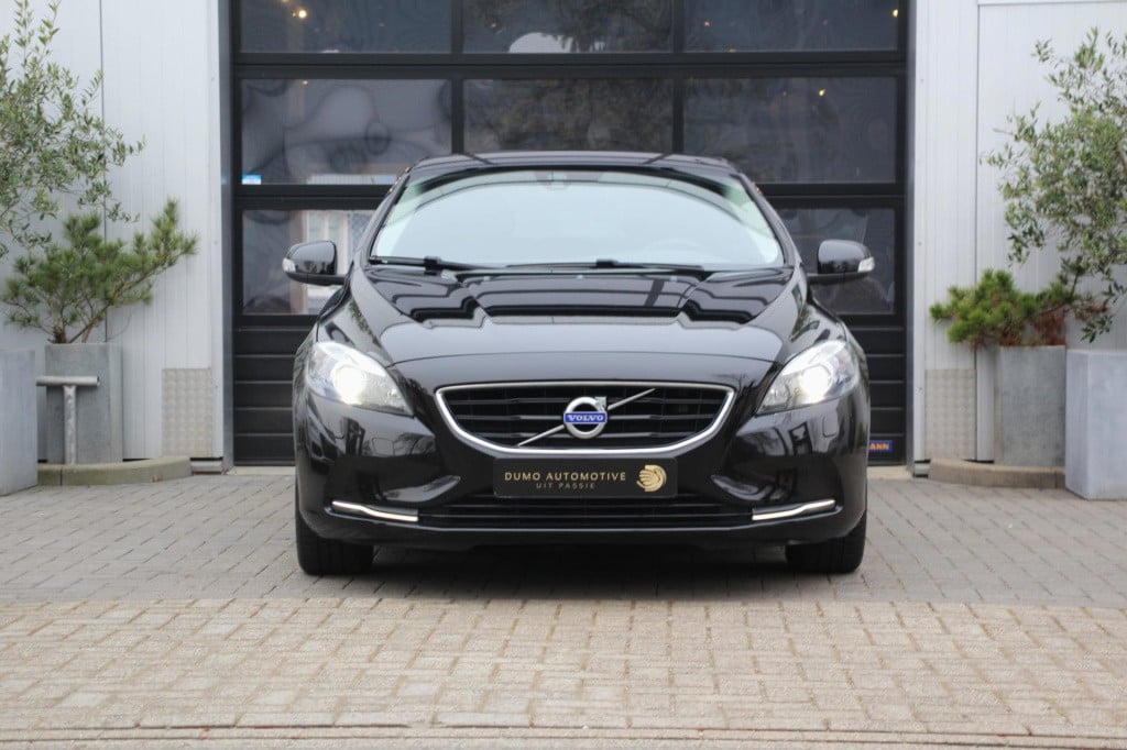 Volvo V40 1.6 t2 you! - xenon - cruise - pdc - high perf audio - dealer oh!