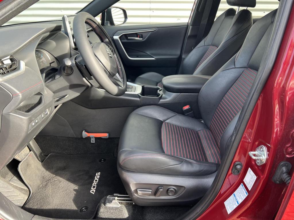 Suzuki Across 2.5 plug-in hybrid style
