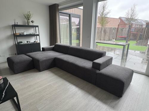 By Sidde Moa modulaire bank donkergrijs in zeer nette staat