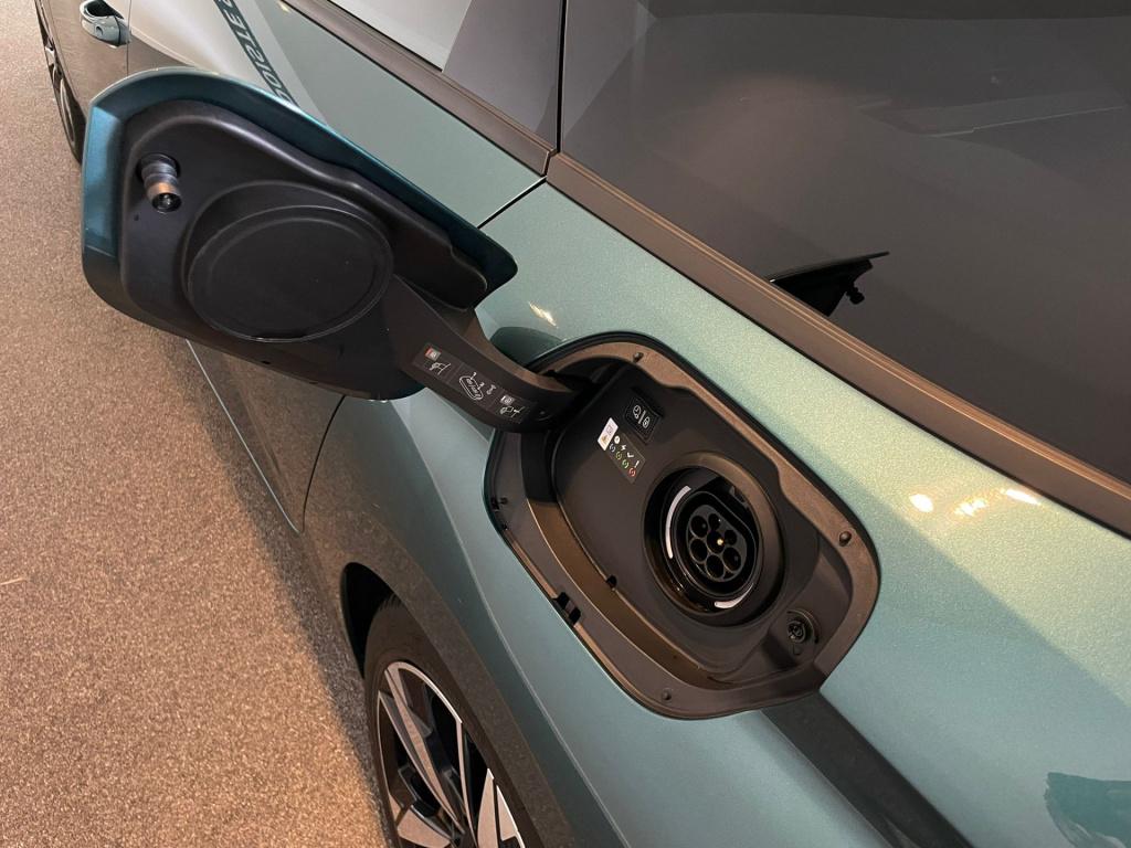 Peugeot 308 sw 1.6 plug-in hybrid 180 active pack business