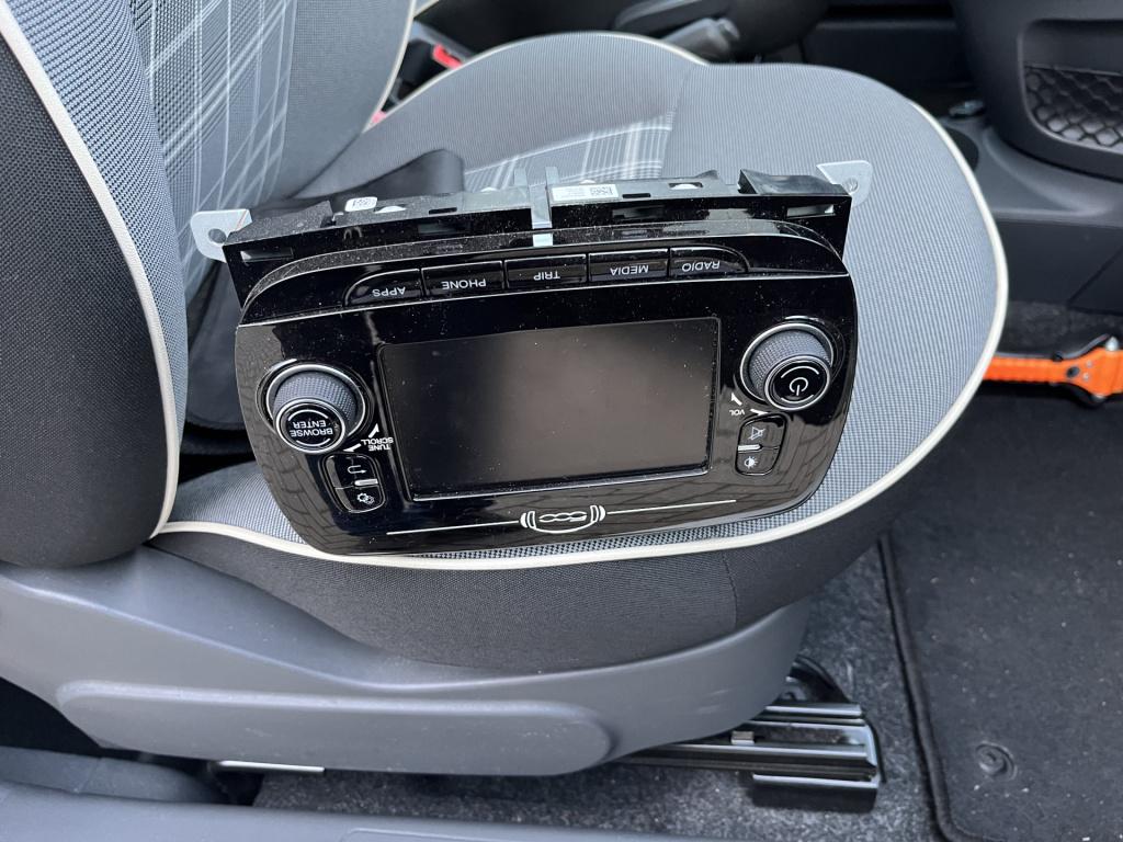 Fiat 500 1.2 lounge navi cruise apple 61 dkm pano  4 cil