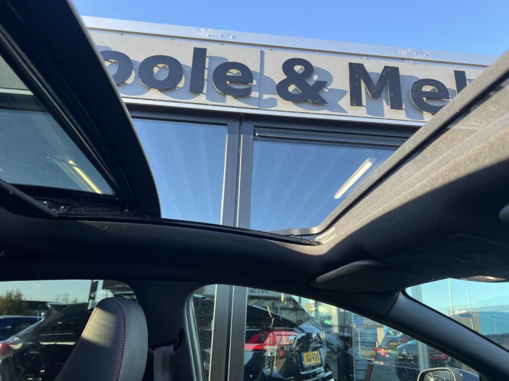 Ford Puma 1.0i ecoboost hybrid 125pk st-line x ,panodak , 19 inch , voorrui