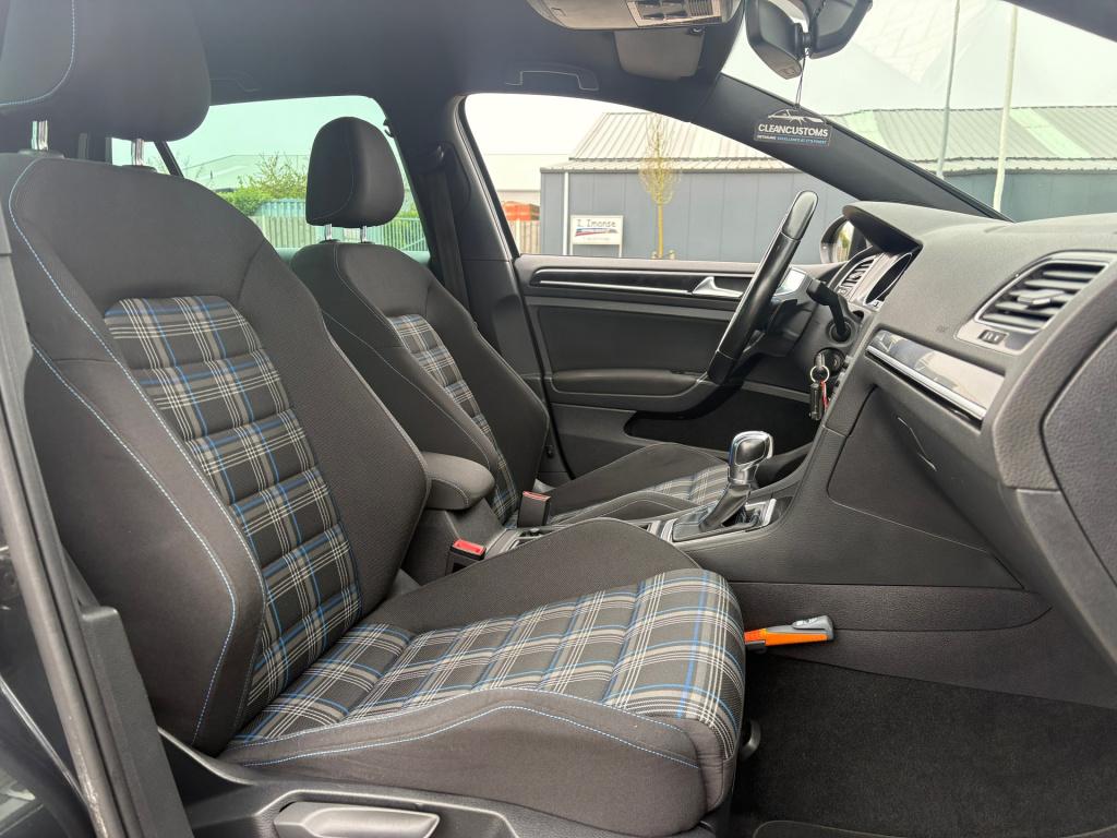 Volkswagen Golf 1.4 tsi gte connected series