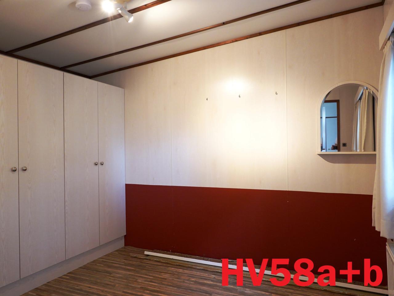 Edelweisz L-chalet met hardhouten kozijnen met dubbel glas en CV te koop