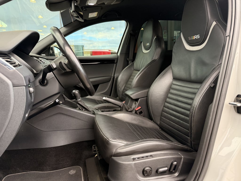 Skoda Octavia 2.0 tsi rs 230 pk | standkachel | leder | canton audio | navi