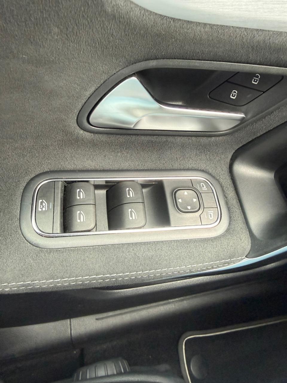 Mercedes-Benz A-Klasse 250 e business solution amg limited soh 96%