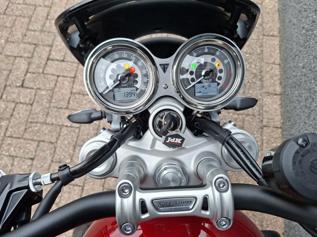 Triumph Speed Twin 1200