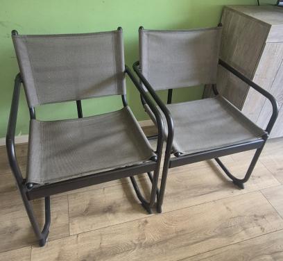2 heerlijke stevige goed zittende stoelen