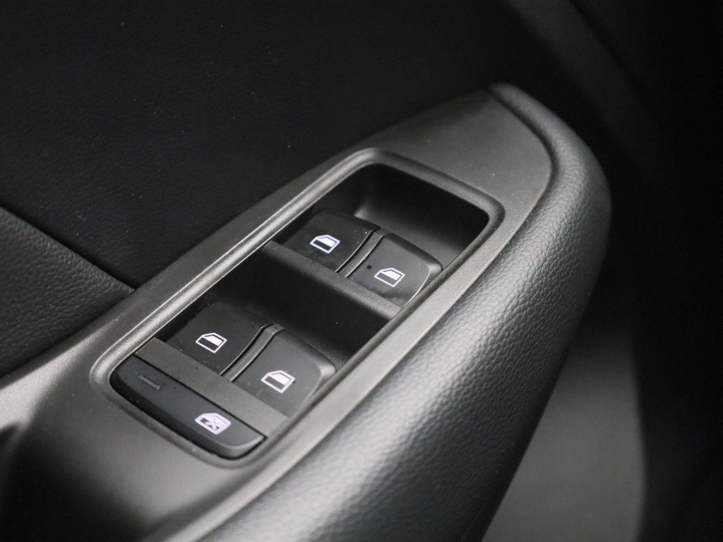 MG Zs-ev luxury 45 kwh automaat | panoramadak | leder | navigatie | airco |